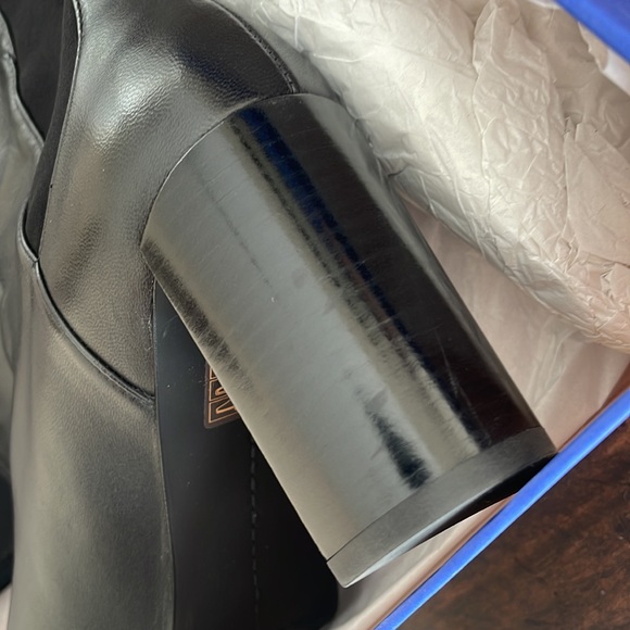 STUART WEITZMAN LOW JACK BOOTS - Picture 16 of 16